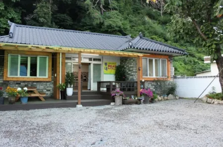 Boeun Dongne Pension Отели в г. Поын