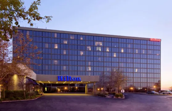 希爾頓堪薩斯城機場酒店