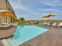 Al Castello - مسبح