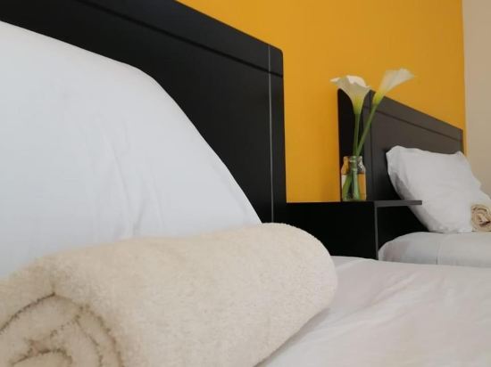 Apartamento con balcon y vista al mar