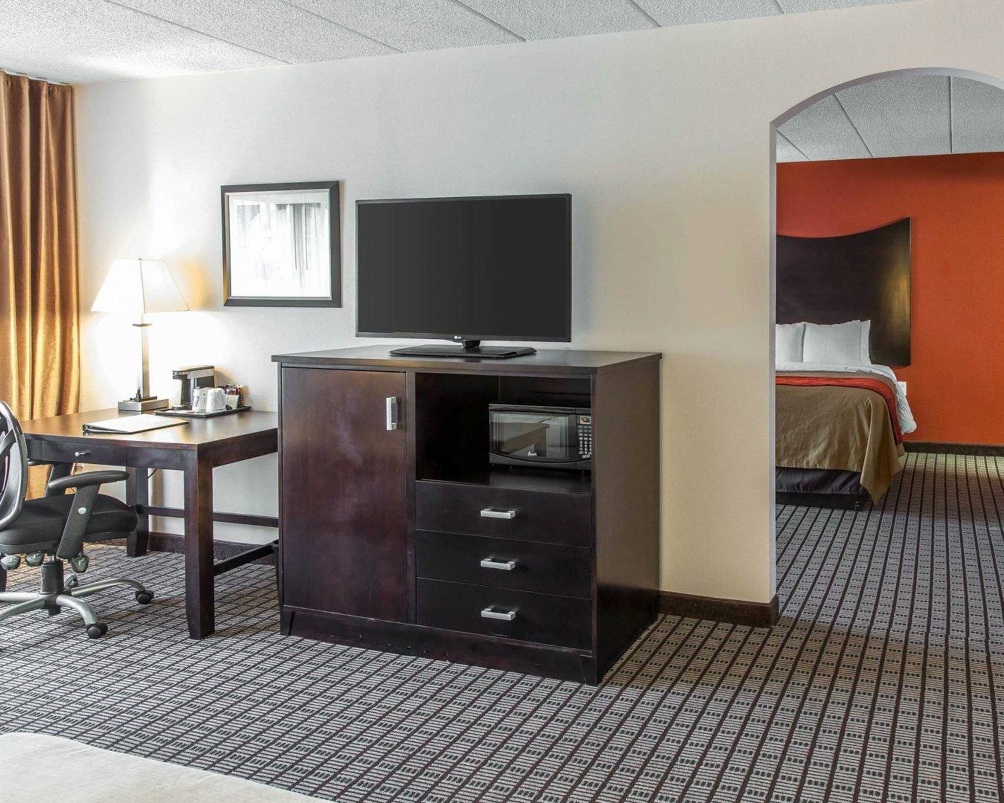 Comfort Inn & Suites BWI Airport