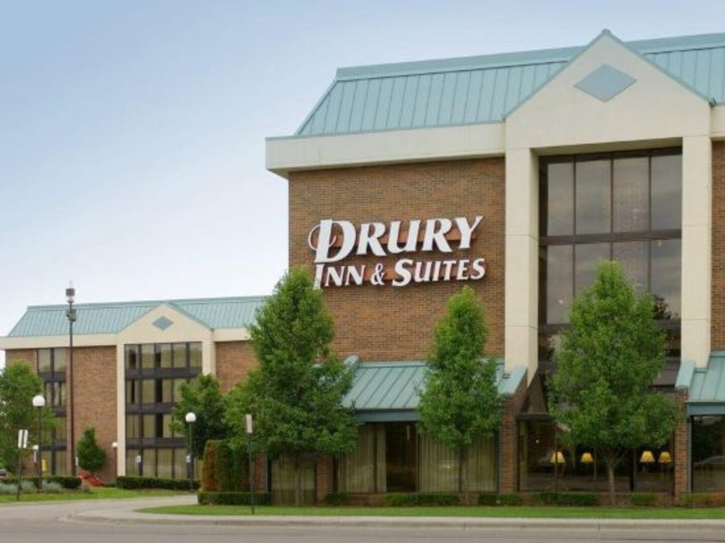 Drury Inn & Suites Detroit Troy