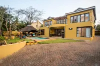 Ezulwini Guest House - Executive Double Room with Pool View, 2 Guests in Balito - 3-Star