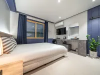 A.J HOTEL&PENSION โรงแรมใกล้แฟนตาซีคัพมิวเซียม