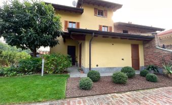 Modern Apartment, Private Garden, 25km from Milan
