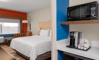 Holiday Inn Express & Suites Wilmington West - Medical Park