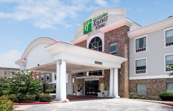 Holiday Inn Express & Suites Conroe I-45 North by IHG