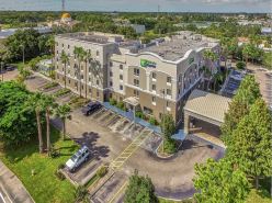 Holiday Inn Express & Suites CLEARWATER/US 19 N by IHG