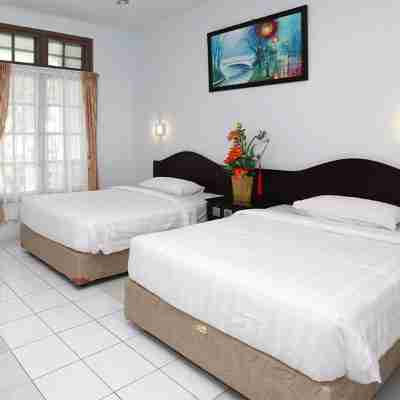 Toba Beach Hotel Rooms