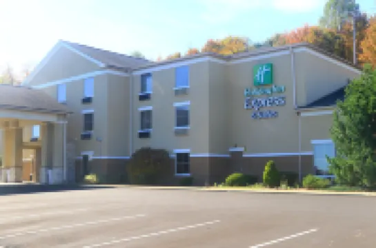 Holiday Inn Express & Suites ST MARYS by IHG Hotels in Elk County