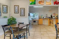 Quality Inn Fredericksburg Near Historic Downtown - Desayuno