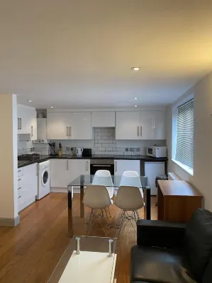 Contractors Guest House - parking