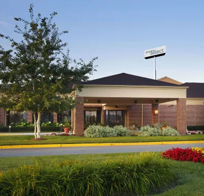 Sonesta Select Milwaukee Brookfield Hotels near Brookfield Square