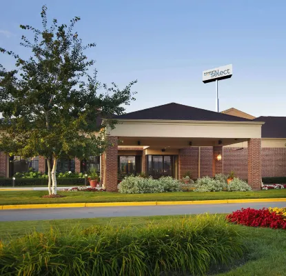 Sonesta Select Milwaukee Brookfield Hotels in Brookfield
