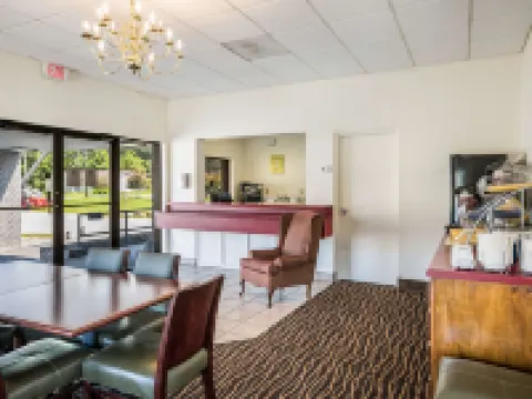 Suburban Studios Middlesboro Hotels in Middlesboro