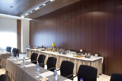 会議室 パラドール デ アルカラ デ エナーレスの写真