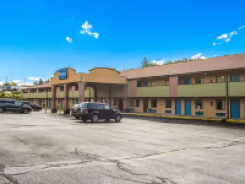 ロードウェイ イン & スイーツ モンロービル - ピッツバーグ モンロービルのホテル