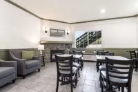 Quality Inn & Suites Bainbridge Island - breakfast
