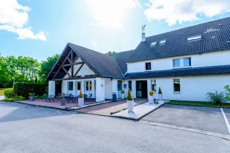 Comfort Hotel Amiens Nord Отели в г. Аргев
