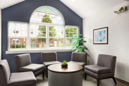 Microtel Inn & Suites by Wyndham Louisville East Отели в г. Джефферсонтаун