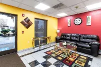 로드웨이 인 & 스위트 딕슨