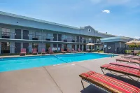 Quality Inn & Suites Greenville - Haywood Mall - Rooftop Pools