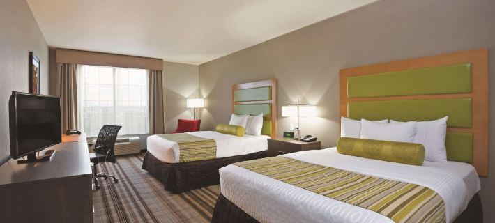 La Quinta Inn & Suites by Wyndham Paducah Hotels in Paducah