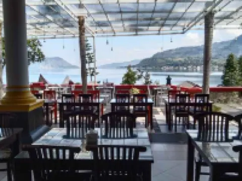 Samosir Villa Resort Hoteles en Simanindo