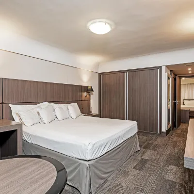 Slaviero Curitiba Centro Hotels near General Osorio Square