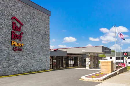 Red Roof Inn Plus & Suites Erie