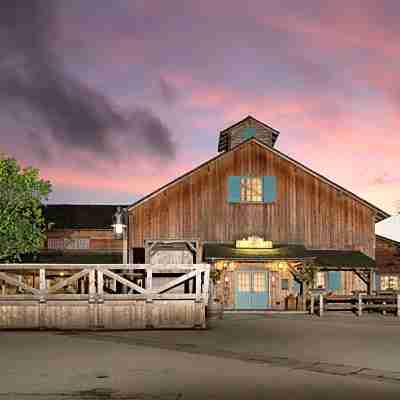 Disney Davy Crockett Ranch Hotel Exterior