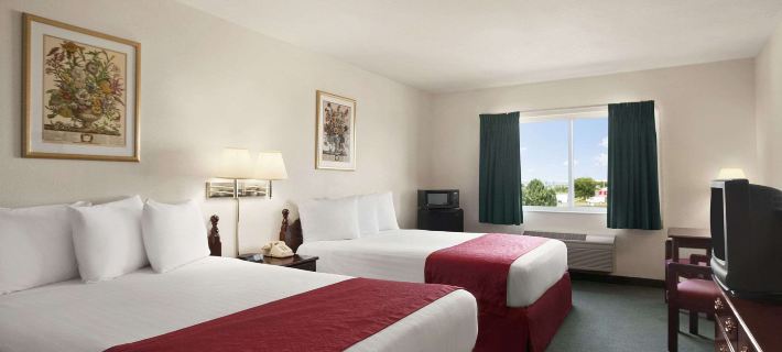 Days Inn & Suites by Wyndham Romeoville Hotels in Will County