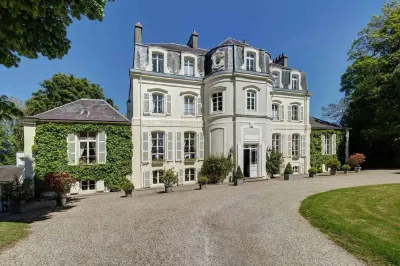 Hôtel Château Cléry Hotels in Saint-Étienne-au-Mont