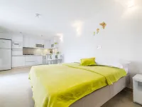 Apartments Nikolina โรงแรมในฮวาร์