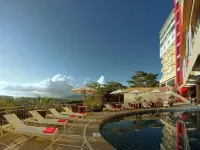 Grand Rocky Hotel Bukittinggi - Pools
