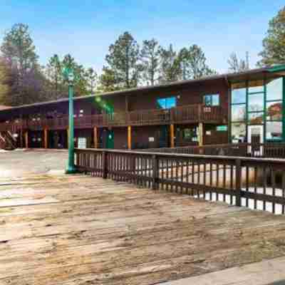 Nicky's Resort Hotel Exterior