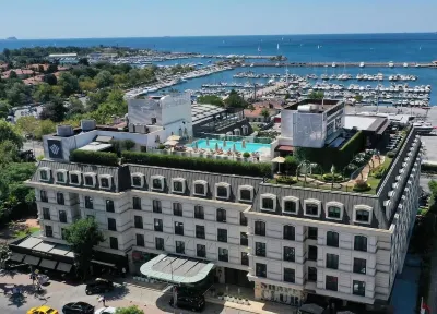 Wyndham Grand Istanbul Kalamış Marina Hotel Hotels in der Nähe von Bostanci Train Station