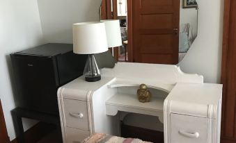 Violet Rose Bed & Breakfast - Housity