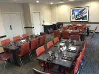 Holiday Inn GREENSBORO COLISEUM by IHG - breakfast