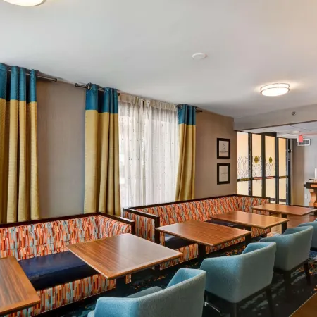 Hampton Inn Columbia-I-26 Airport Отели рядом с достопримечательностью «Зоопарк Riverbank»