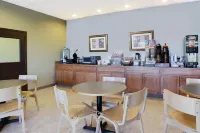 Super 8 by Wyndham Klamath Falls - Breakfast