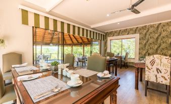 La Roca Guest House