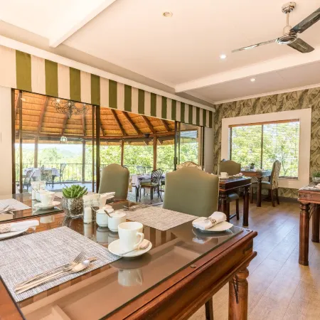 La Roca Guest House