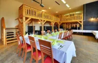 Wellness Penzion Kroměříž - Zlobice - พร้อมอาหารเช้า