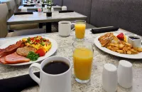 哥倫布大學區希爾頓花園酒店 - 早餐