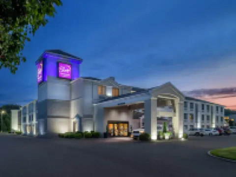 Sleep Inn & Suites Cross Lanes - South Charleston Hotels in Nitro