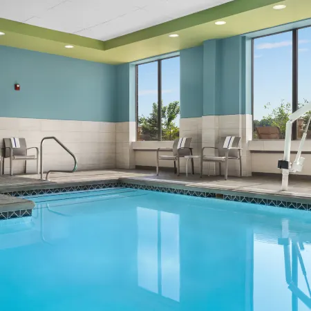 Holiday Inn Express & Suites AKRON REGIONAL AIRPORT AREA by IHG