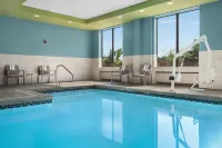 Holiday Inn Express & Suites AKRON REGIONAL AIRPORT AREA by IHG - Pools