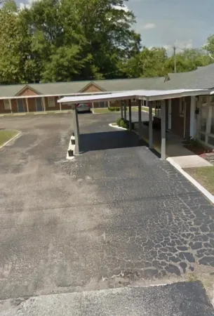 Budget Inn Отели рядом с достопримечательностью «Парк Клоселл»