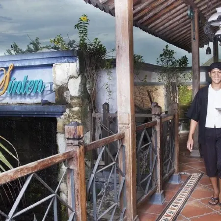 Omah Sinten Heritage Hotel & Resto